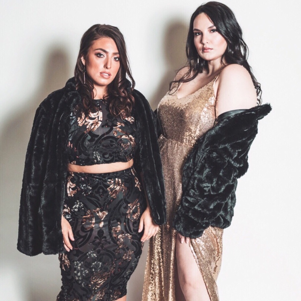 Plus Size ‘Pyrite’ Two Piece Velvet Set - Picture 6 of 8